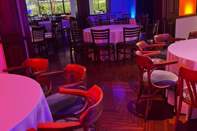 pergola-blue-tree-cow